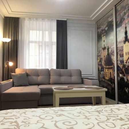 Lux Apartment Ruska Lviv Luaran gambar