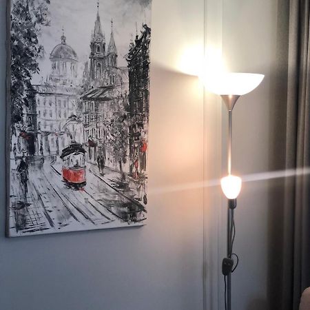 Lux Apartment Ruska Lviv Luaran gambar