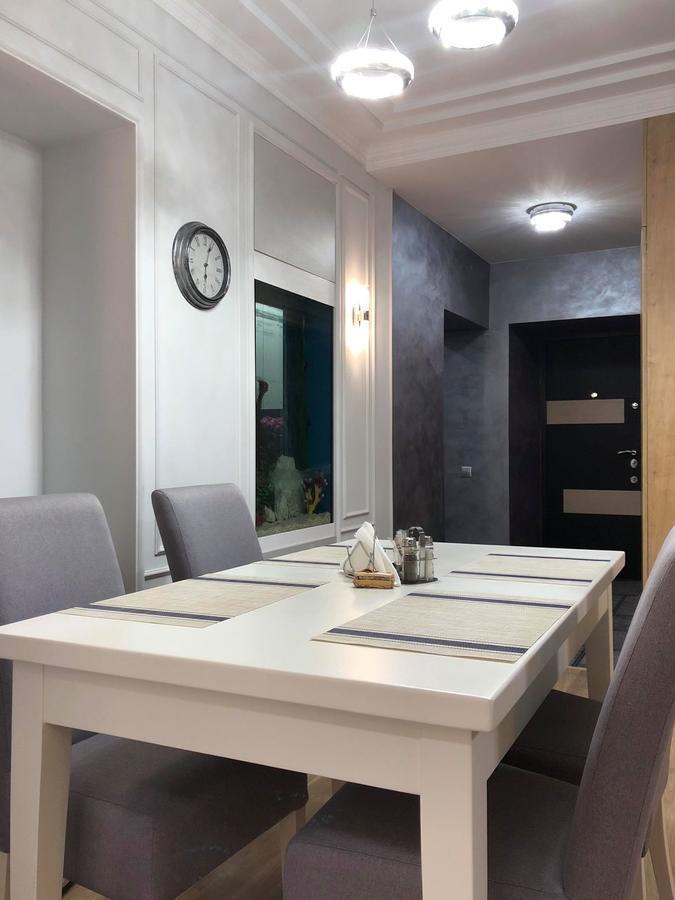 Lux Apartment Ruska Lviv Luaran gambar