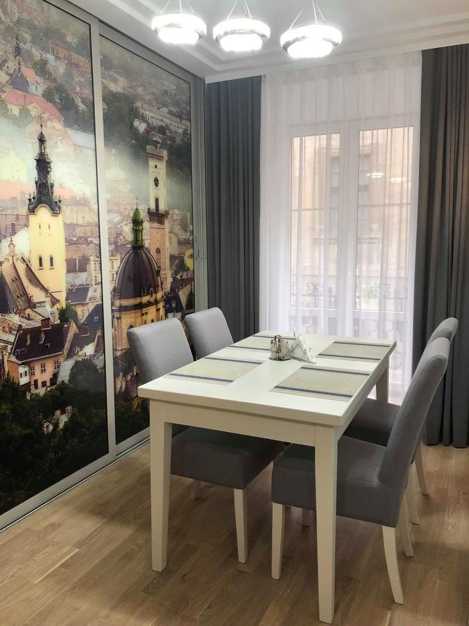 Lux Apartment Ruska Lviv Luaran gambar